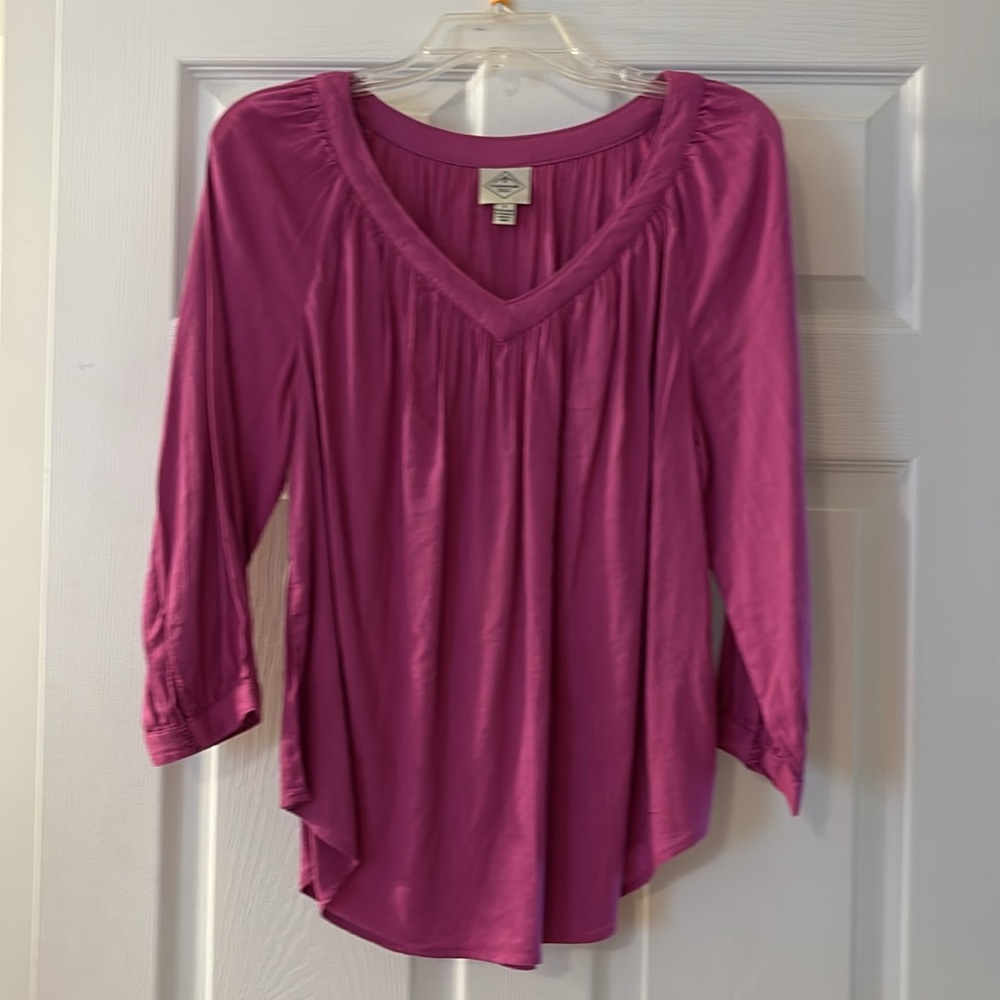 V-neck blouse 3/4 length sleeves